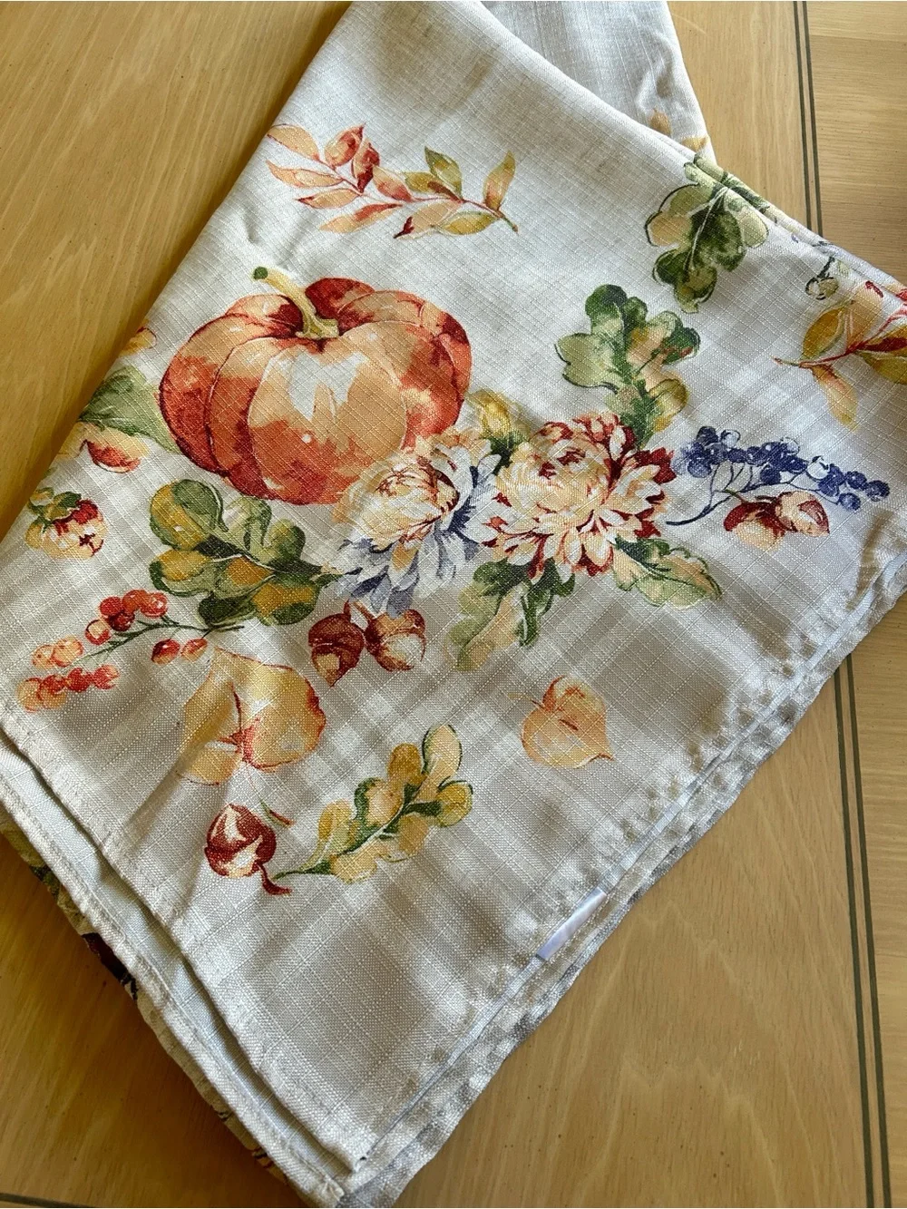 Lenox Pumpkin Meadow Fall Table Cloth 60”x 80” Standard 6 Person Table